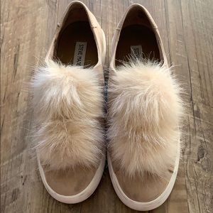 Steve Madden sneaker with pompom!!!